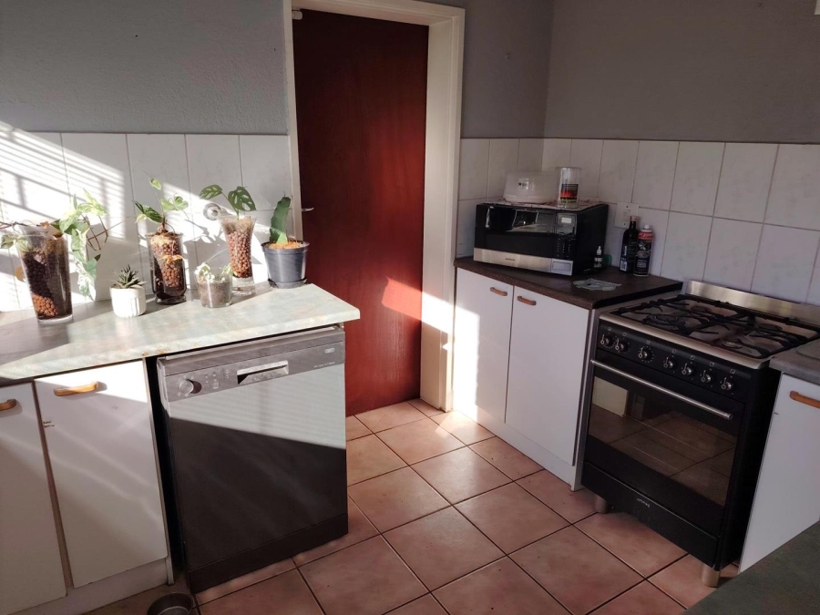 To Let 3 Bedroom Property for Rent in Protea Heights Western Cape
